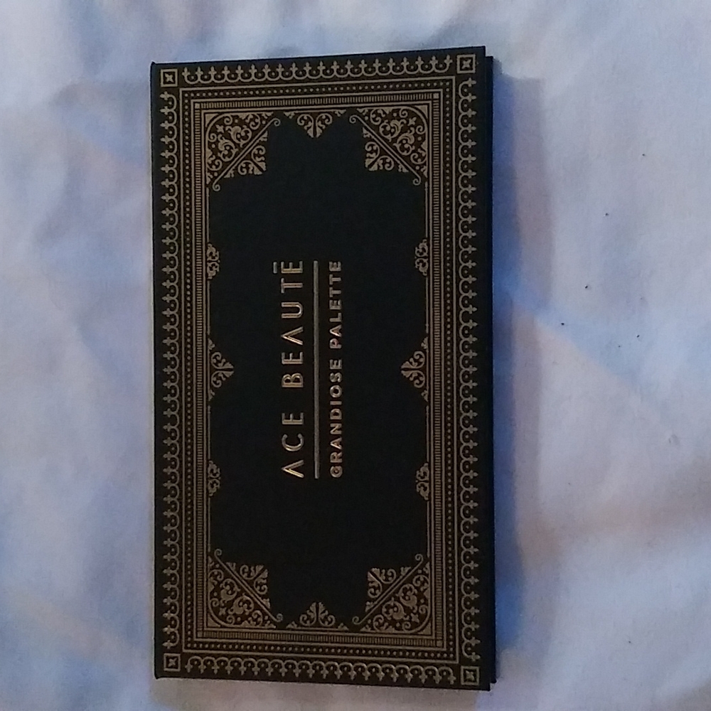 Ace Beaute, Grandiose eyeshadow palette
